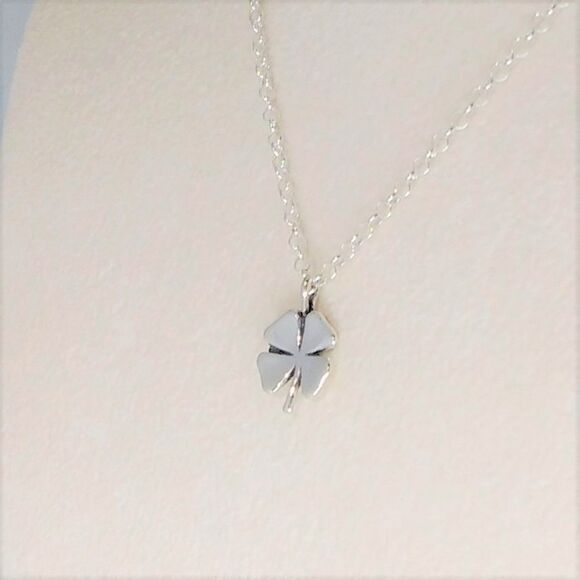 Four Leaf Clover Pendant & Chain Sterling Silver - Picture 1 of 4